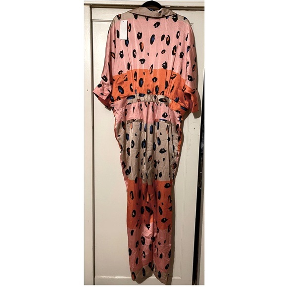 Bold leopard jumpsuit - Picture 5 of 9